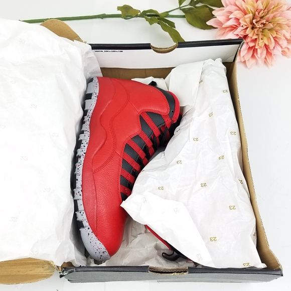 Air Jordan 10 Retro 30th
“Bulls Over Broadway” - Picture 2 of 8